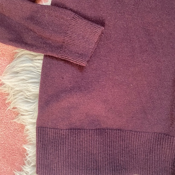 GAP Factory burgundy sweater - Picture 4 of 9